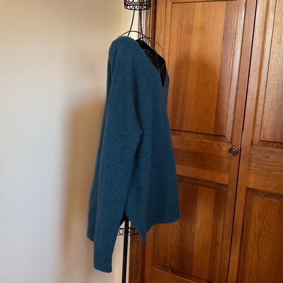 White + Warren V Neck cashmere Sweater, Large, petrol blue - Picture 2 of 5